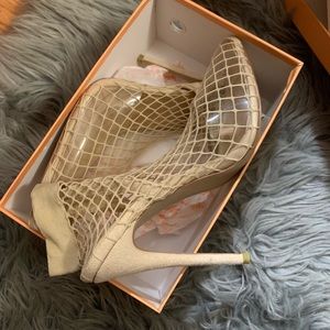 Wink! Fishnet trendy heels